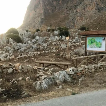 Ai Piedi Di Cofano *