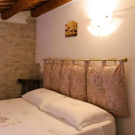 Ai Piedi Di Cofano *